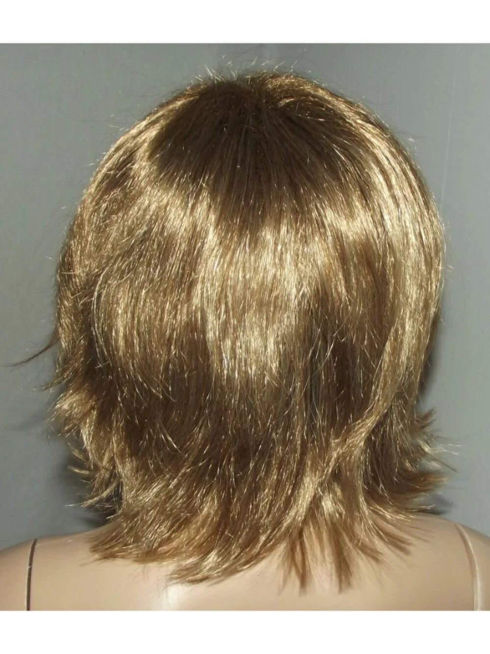 Daiaces Wig D2002 Light Brown with Highlights Layered short